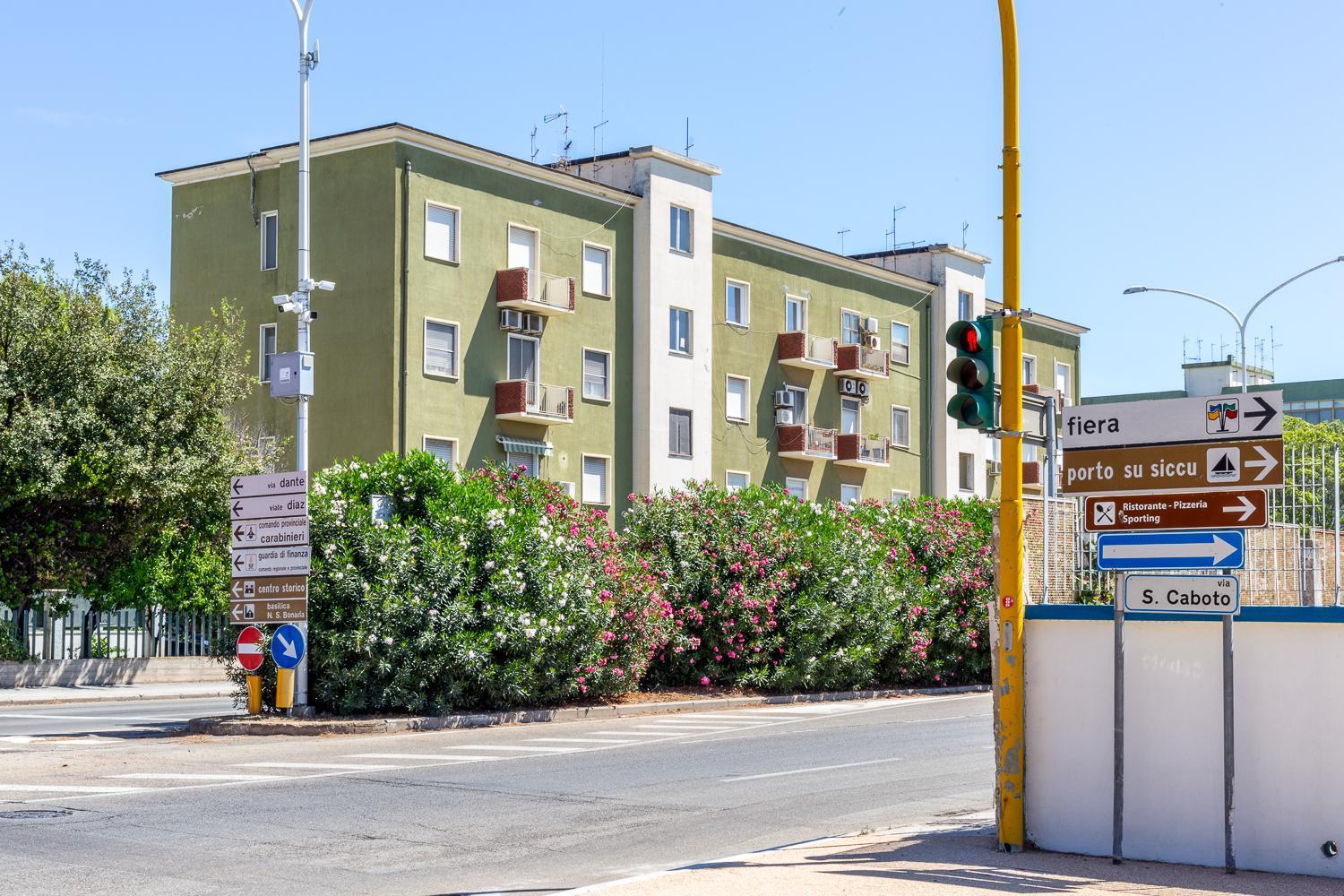 קליארי Sunichele Luxury Apartment מראה חיצוני תמונה